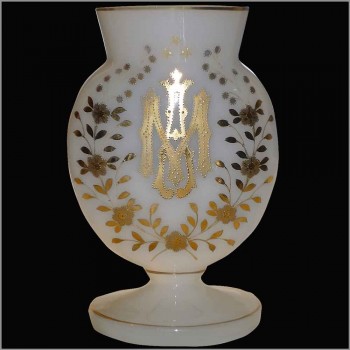 Enameled vintage vase in white opaline Napoleon III