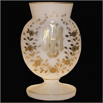 Geemailleerde vintage vaas in witte opaline Napoleon III