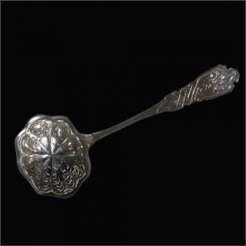 Cuchara de azucar saupoudreuse en plata Siglo 19