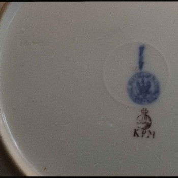 Porcelana de Berlin KPM    XIX siglo