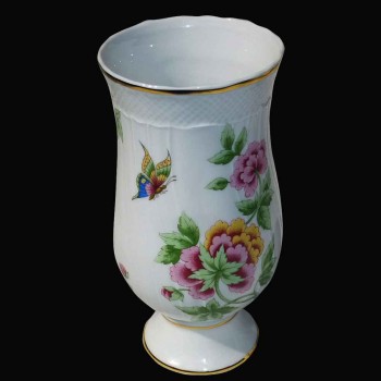 Vase in porcelain    in Herend (Hungary)