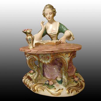 Porcelain Statuette French porcelain of Paris 19th century - La Liseuse