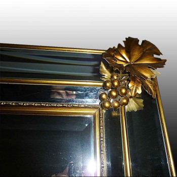 Espejo en bronce dorado    de principio del siglo XX