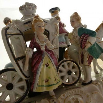 Ludwigsburg-porcelain German group marked coach Golden Crown closed object of 18th century showcase