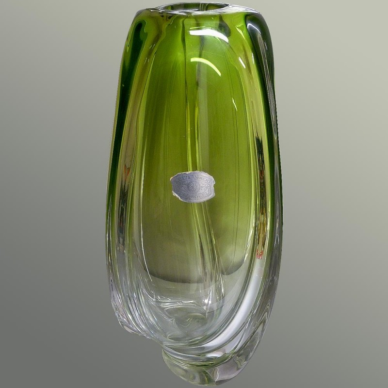 Jarrón de cristal verde