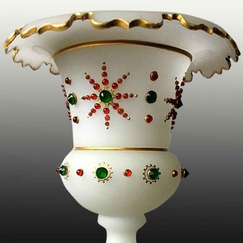 Ornamento en opalina siglo XIX