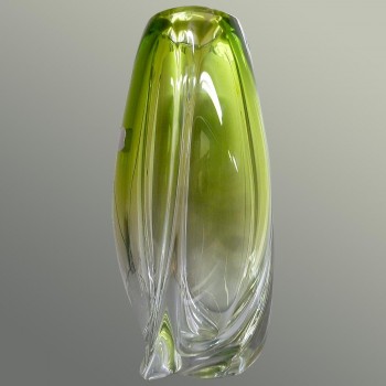 Grüne Vintage chinesische Kristallvase von Val Saint Lambert-René Delvenne