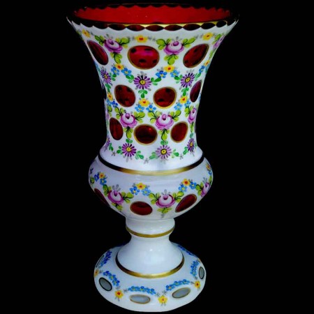 Jarrón de cristal de bohemia del siglo XIX.