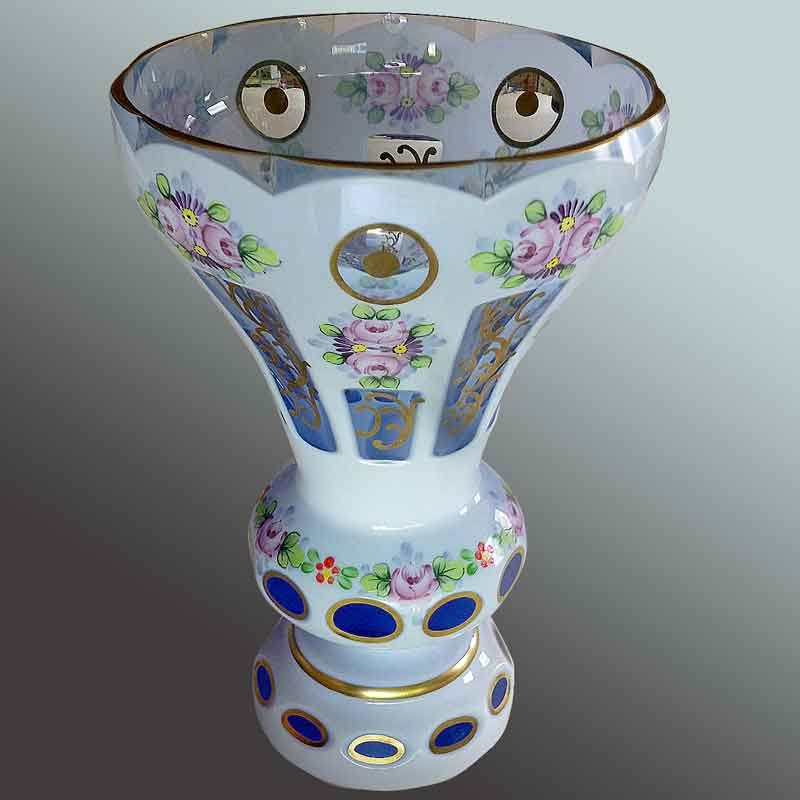 Vase en cristal overlay opaline blanche
