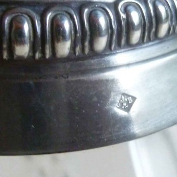 Coppia di decanter in cristallo con montature in argento massiccio, fine '800