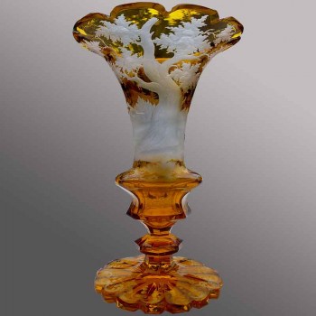 Cristal de Bohemia, jarrón cono de cristal del siglo XIX.