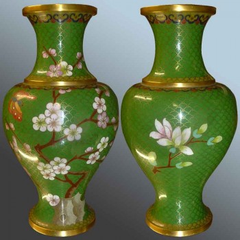 Paar Cloisonné-emaillierte Bronzevasen