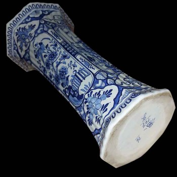 Trío de jarrones Boch Keramis, siglo XIX.