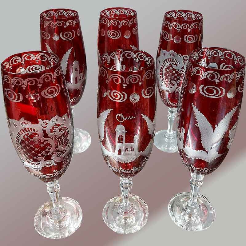 Collezione di sei bicchieri in cristallo di Boemia, realizzati nel XIX  secolo