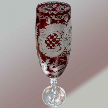 Copas de champán de cristal de Bohemia con diseño grabado de rubí y ciervo, siglo XIX.