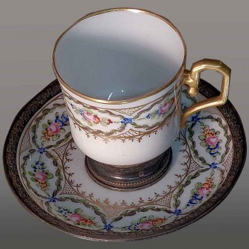 Porseleinen kopje Lodewijk XVI, Manufacture à la Reine, 1780, gekroond.