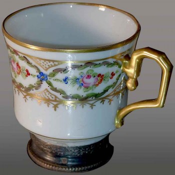 Coppa in porcellana Luigi XVI, Manifattura à la Reine, 1780, coronata.