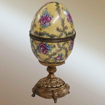 een paar eieren in Fabergé-stijl, bronzen bonbonnière, vintage decoratief aardewerk