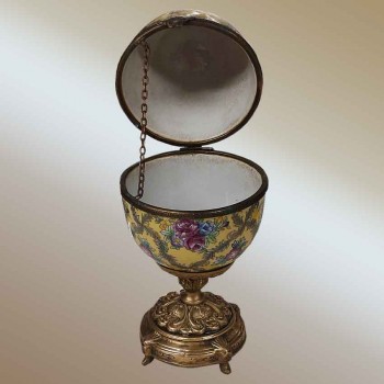 coppia di uova in stile Fabergé, bomboniera in bronzo, ceramica decorativa vintage