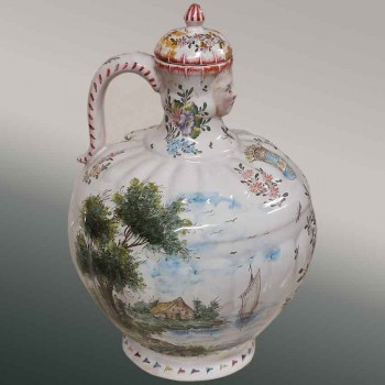 Moustiers polychrome aardewerken schenkkan, 18e eeuw, Ferrat galant antieke decoratie