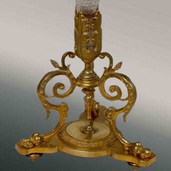 Antique decorative bronze and crystal vase from the Napoleon III period, with lion's foot, 19th century