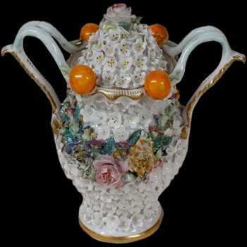 vase jacob petit boule de neige porcelaine paris fleurs relief xixe siecle