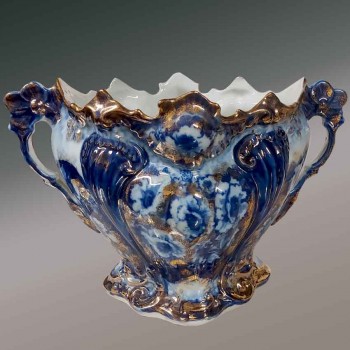 Coppia di vasi in ceramica dello Staffordshire, in stile inglese, con decorazioni floreali blu e oro.