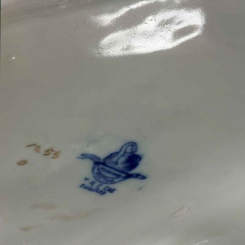 Coppia di vasi in ceramica dello Staffordshire, in stile inglese, con decorazioni floreali blu e oro.