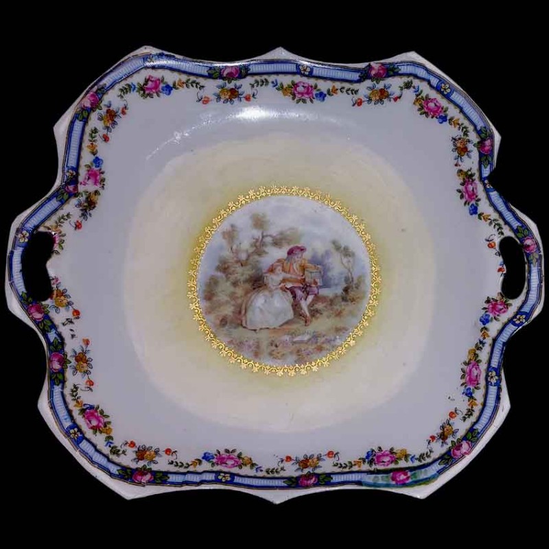 Plat à gâteaux en porcelaine royale Vienne circa 1900