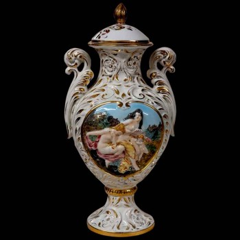 Jarrón de porcelana con tapa firmado Capodimonte Italia