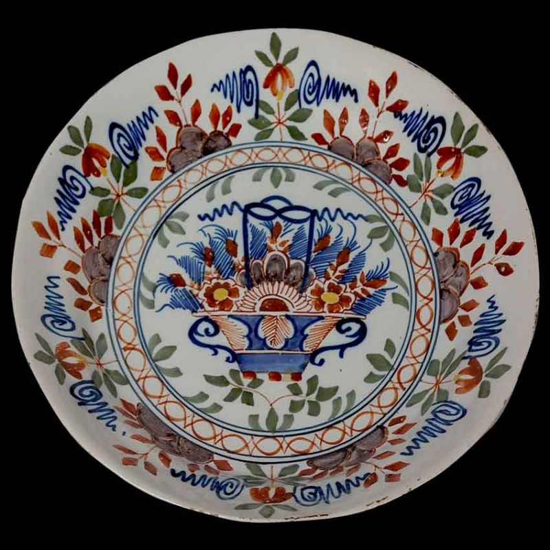 Piatto di Delft della fabbrica di porcellana del XVIII secolo