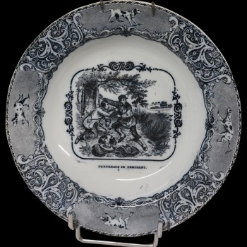Pair of Boch Karamis plates from the early 20th century Pair of Boch Karamis plates from the early 20th century