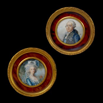 Twee miniatuurportretten van Lodewijk XVI en koningin Marie Antoinette, gesigneerd FL, 19e eeuw