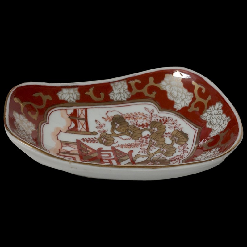 Japanese Kutani-style porcelain cup, 1930