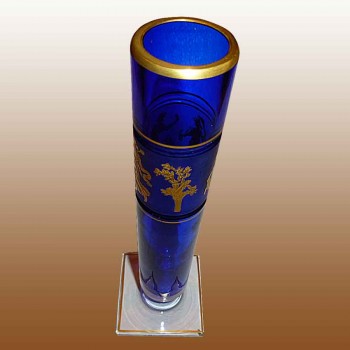 Sumptuous Val Saint Lambert vase in blue crystal and 22-carat gold Danse de Flore decoration