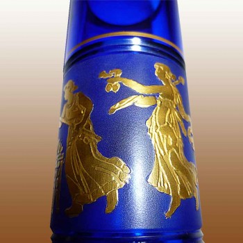 Suntuoso jarrón Val Saint Lambert en cristal azul y oro de 22 quilates Decoración Danza de la Flora