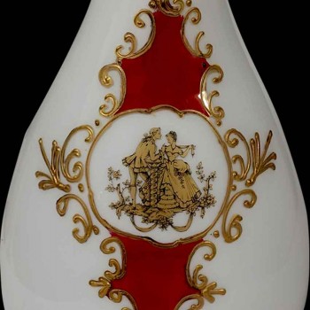 Opaalglazen vaas uit de periode van Napoleon III.