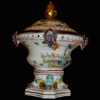 Porcellana Chantilly del XVIII secolo