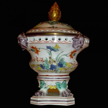 Chantilly-Porzellan aus dem 18. Jahrhundert