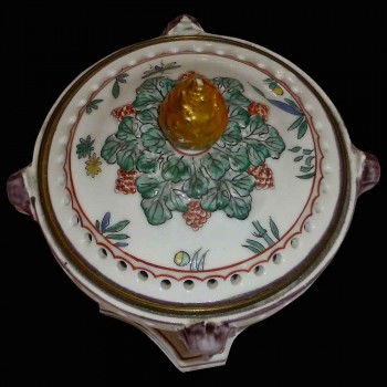18th century Chantilly porcelain