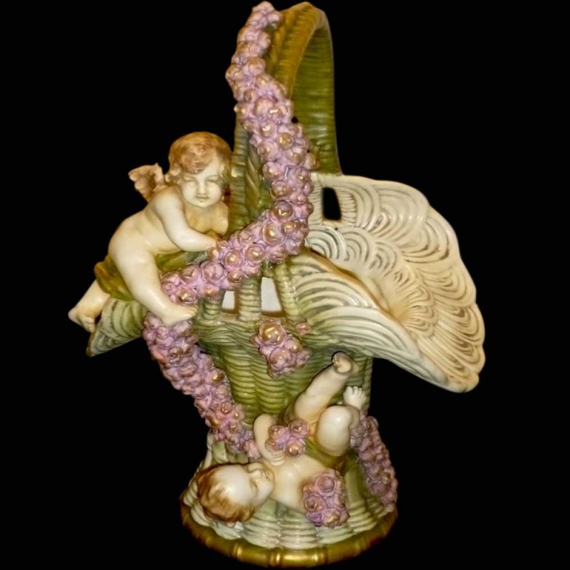 ceramique Imperial Amphora-vase panier aux putti ceramique Imperial Amphora-vase panier aux putti