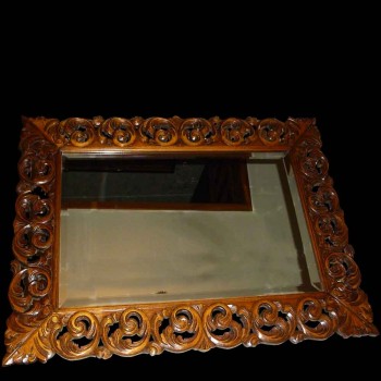 Specchio barocco in legno intagliato del XIX secolo