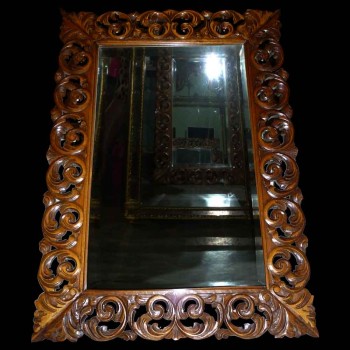 Specchio barocco in legno intagliato del XIX secolo