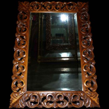 Barockspiegel aus Holz geschnitzt XIX Jahrhundert