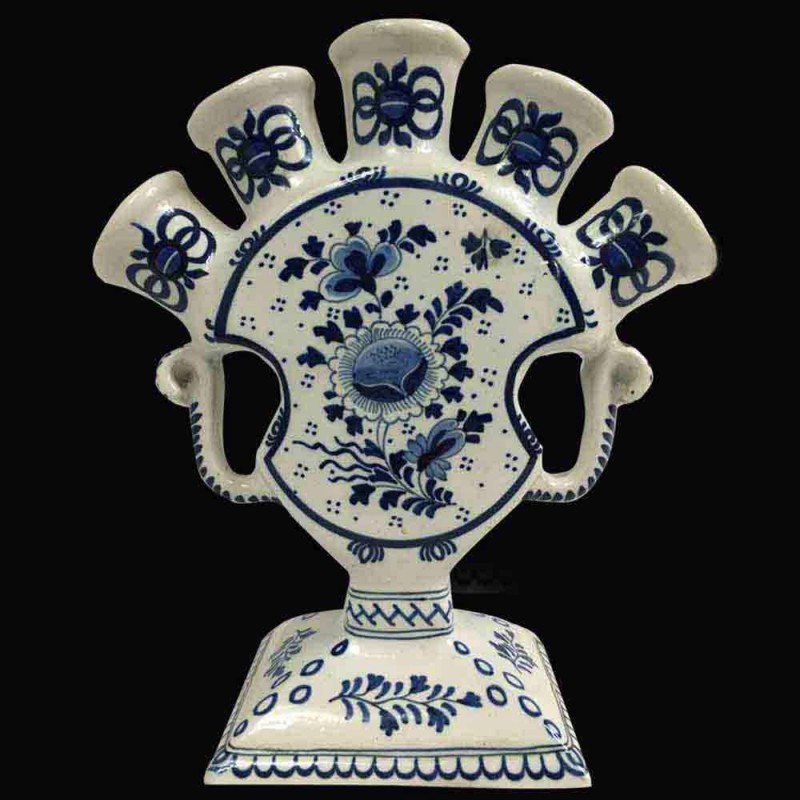 House of painters - Flowergirl, fine earthenware. House of painters - Flowergirl, fine earthenware.