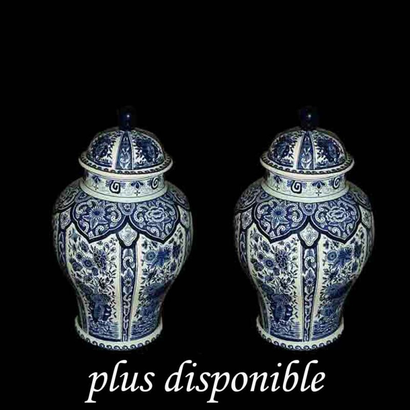 Paire de vases couverts Boch-Delft 19 siècle Paire de vases couverts Boch-Delft 19 siècle