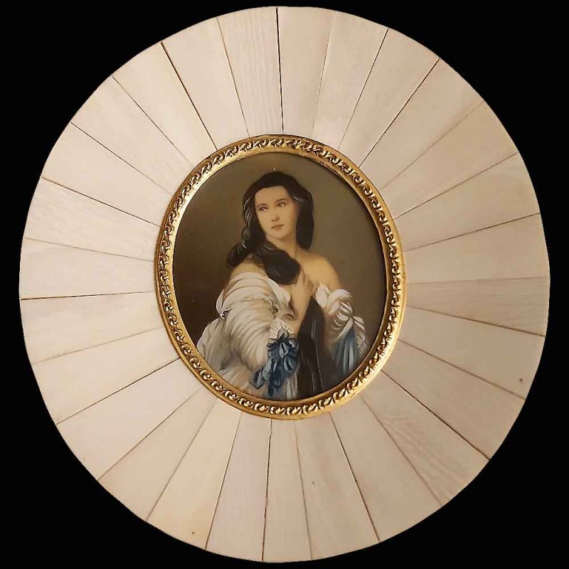 Miniatuur op ivoor Madame Rimsky Korsakoven 19e eeuw Miniatuur op ivoor Madame Rimsky Korsakoven 19e eeuw