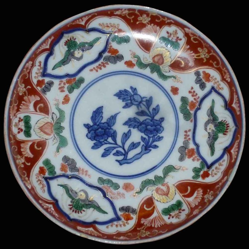 Porcelain Imari dish XIX century Porcelain Imari dish XIX century