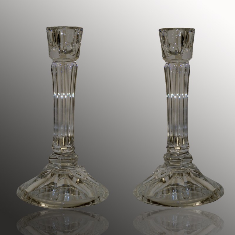 Paire de bougeoirs chandeliers Baccarat XIV eme siècle Paire de bougeoirs chandeliers Baccarat XIV eme siècle