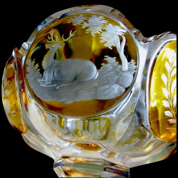 19e eeuwse     amberkleurige Boheemse kristallen beker